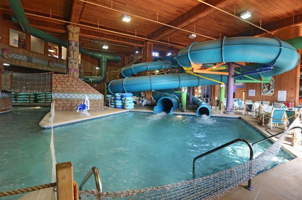 Polynesian Water Park Resort in Wisconsin Dells, United States
