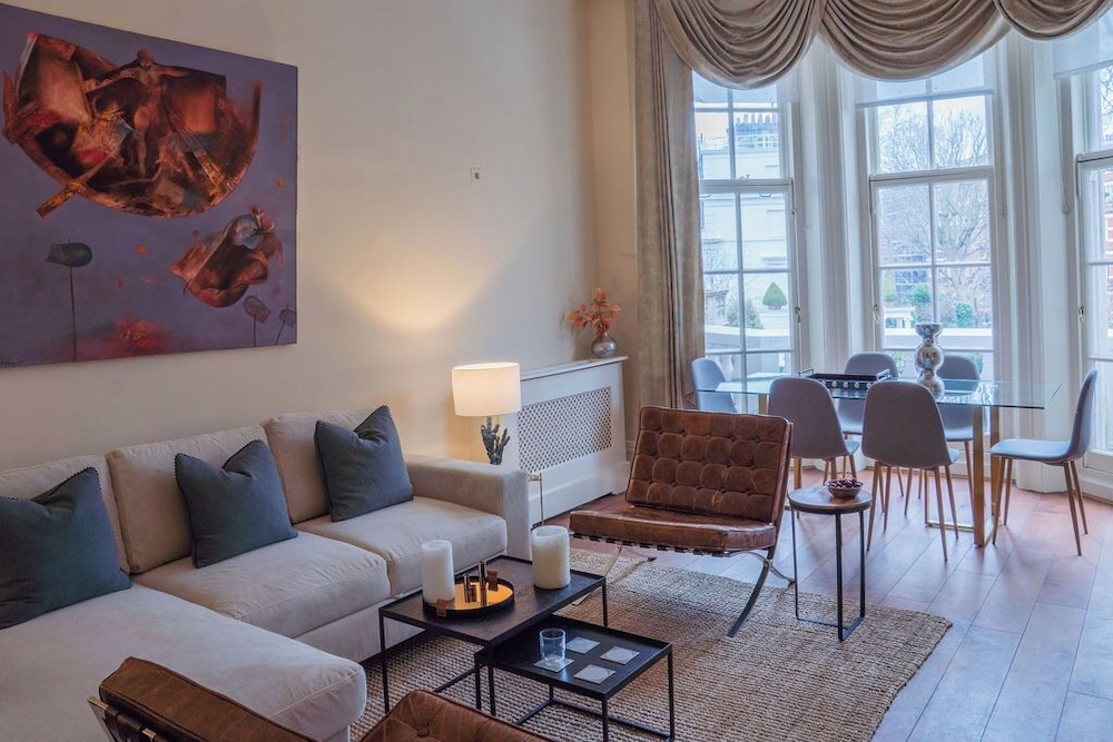 Luxury 2 Bedroom Flat in Knightsbridge by LandIn — 4-Star Luxury Hotel in London, United Kingdom