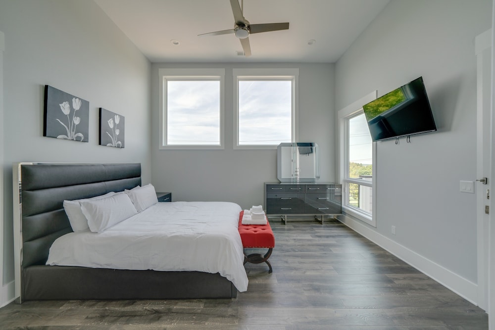 Luxury Unit on 12th South - photo 2