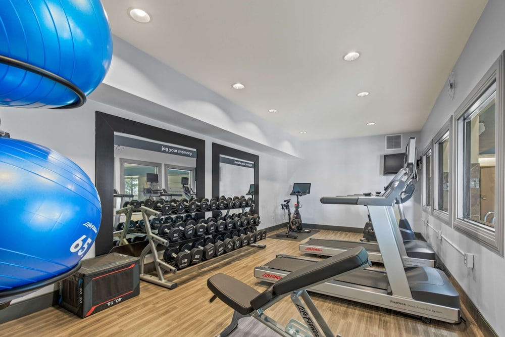 Hampton Inn & Suites Greeley - photo 41