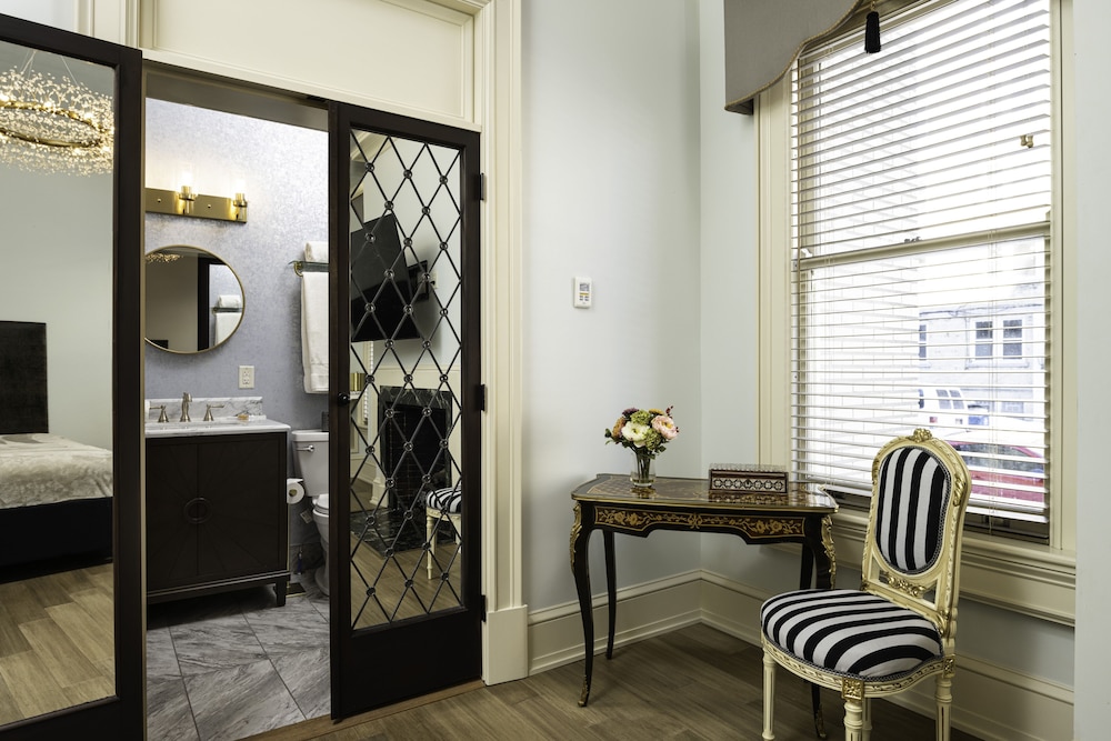 The Edward Hotel - photo 55