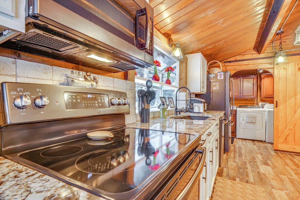 5 Mi to Breckenridge Ski Resort: Cozy Wood Cabin - photo 11