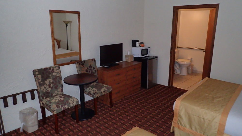 Economy Inn & Suites Gatlinburg - photo 14