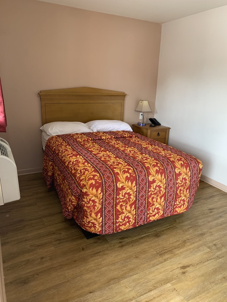 Towne Inn - photo 9