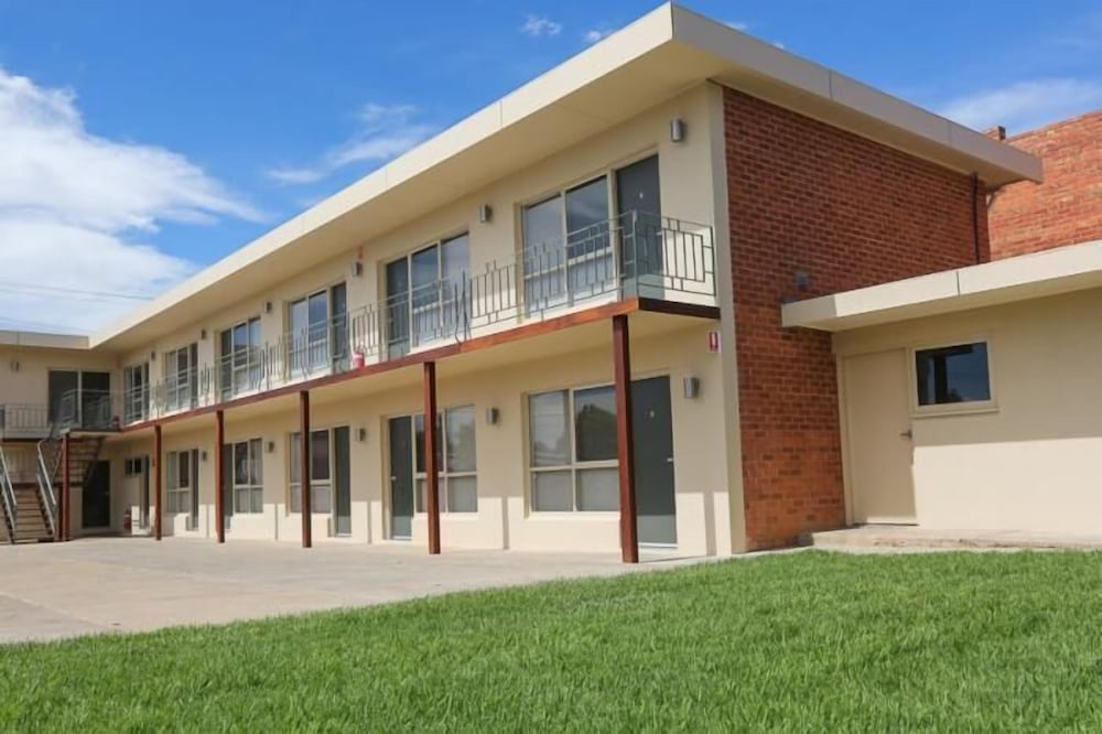Seven Pines Motor Inn — Mildura — photo 3