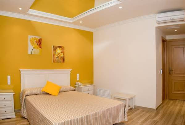 Hotel los Girasoles — hotel in Valencina De La Concepcion