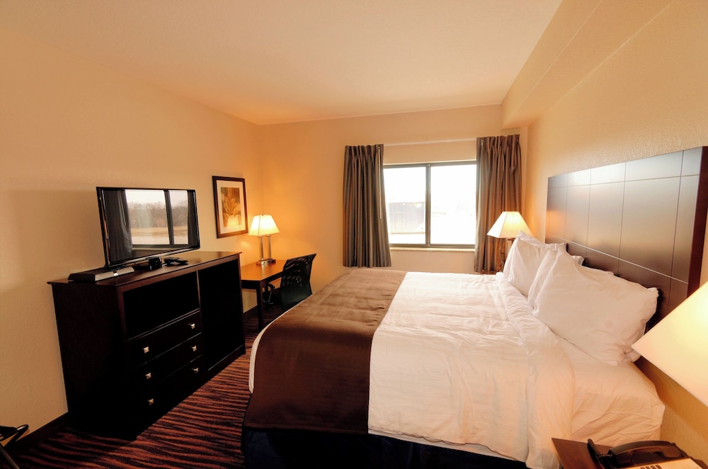 Cobblestone Inn & Suites Denison Oak Ridge - photo 37