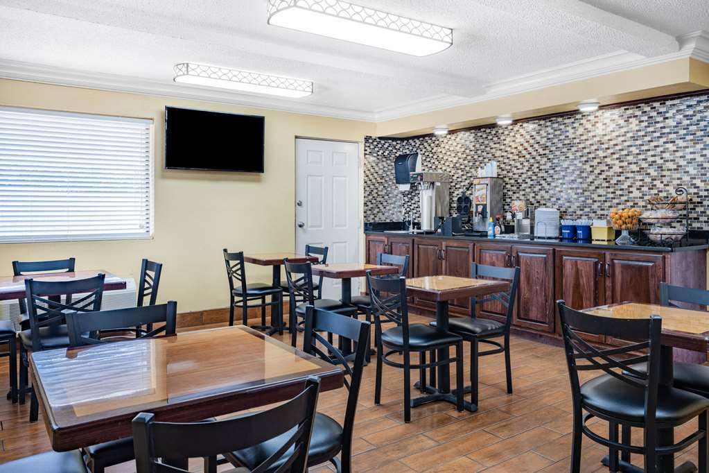 Days Inn by Wyndham Macon I 475 - photo 37
