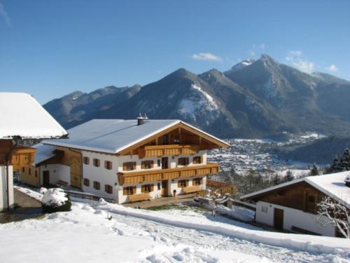 Hacher Josef Bergpanorama Ferienwohnungen Chiemgau Karte — 4-Star Luxury Hotel in Marquartstein, Germany