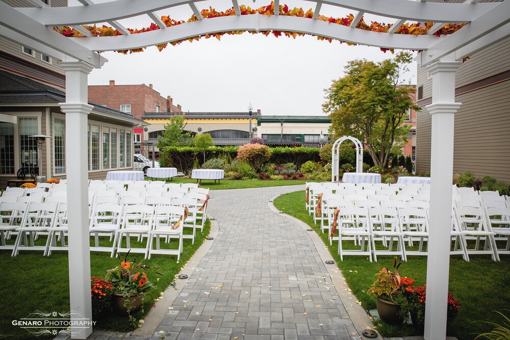 Majestic Inn & Spa - photo 106