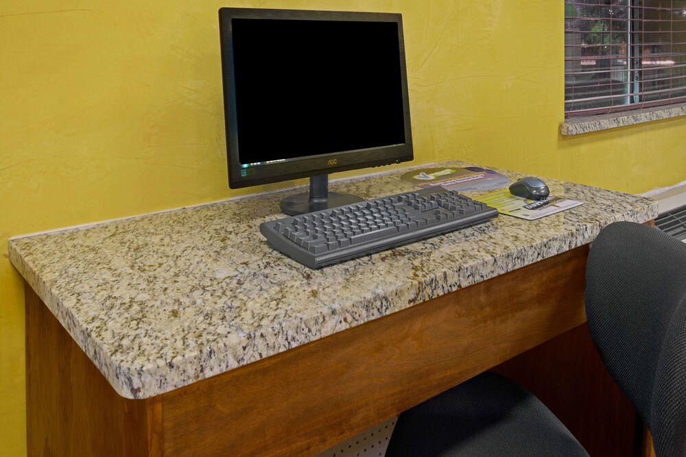 Days Inn by Wyndham East Albuquerque - photo 26
