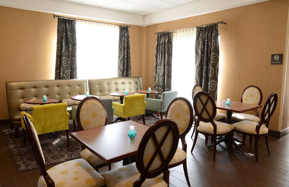 Hampton Inn Americus - photo 2