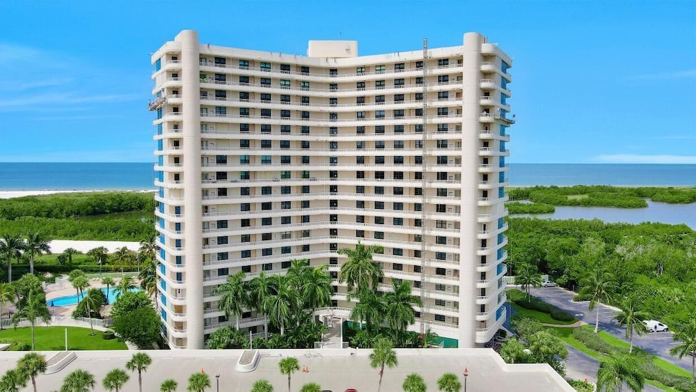 Beachfront condo in resort style community with pool - photo 48