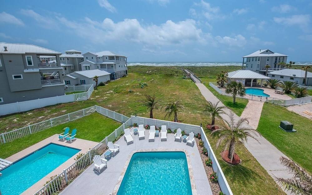 All Decked Out by Silver Sands Vacation Rentals — 4-Star Luxury Hotel in Port Aransas, United States