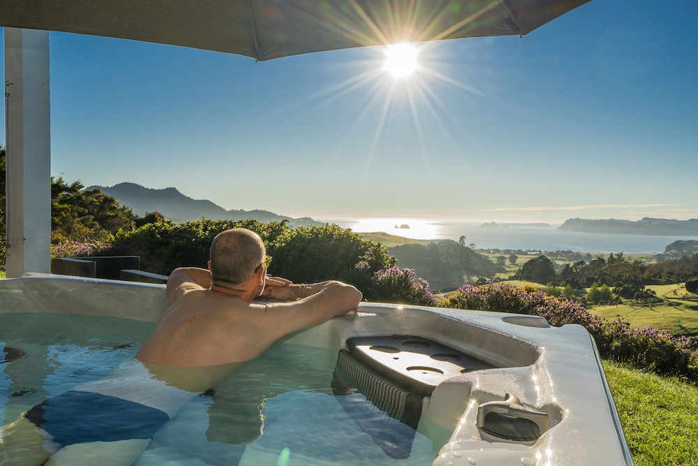 Bayview Valley Lodge Bed & Breakfast — 4-Star Luxury Hotel in Whitianga, New Zealand
