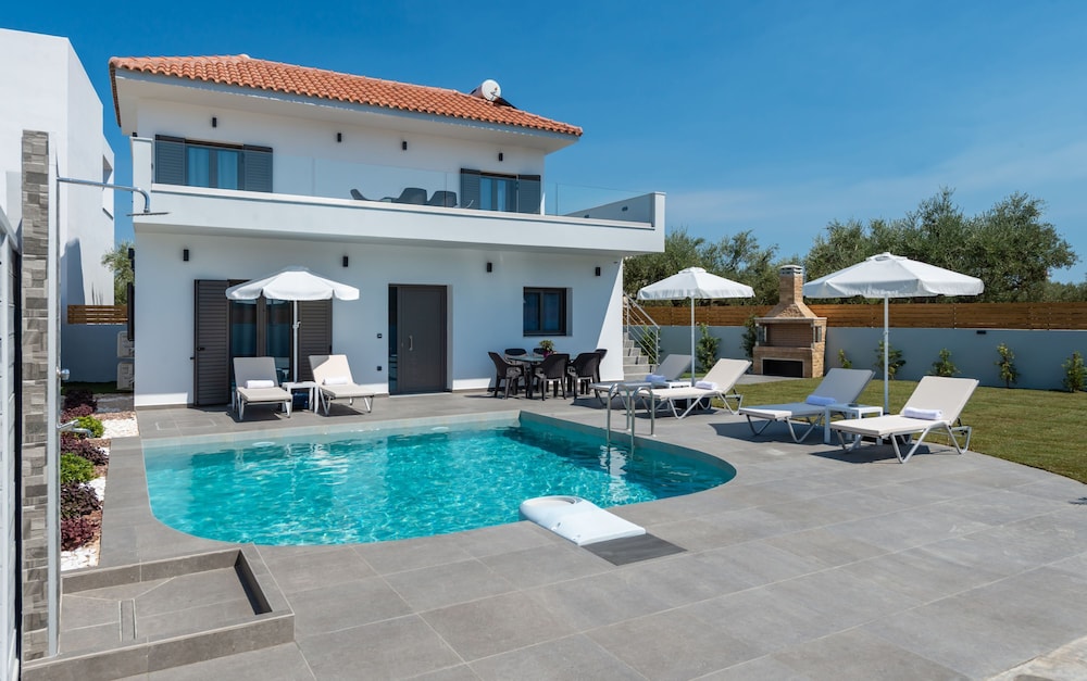 Villa Agalliu — 4-Star Luxury Hotel in Zakynthos, Greece