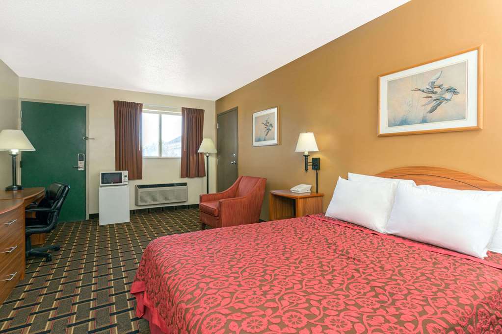 Days Inn by Wyndham Paxton - photo 8