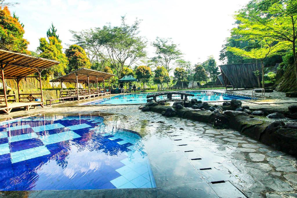 OYO 91242 Desa Wisata Cibuntu Kuningan Syariah in Kuningan, Indonesia