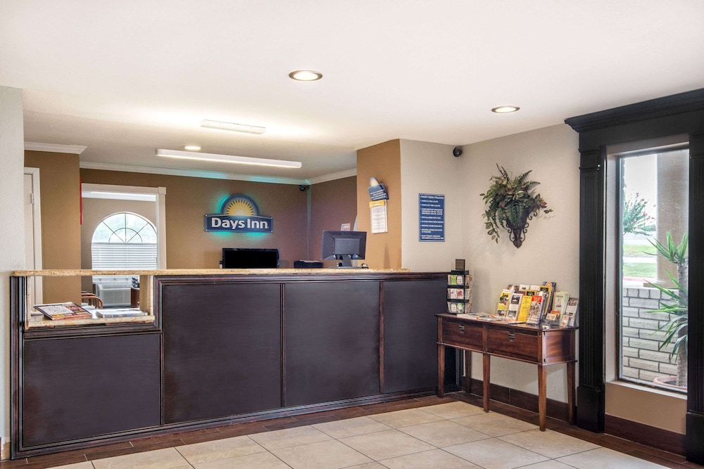 Days Inn by Wyndham New Braunfels - photo 3