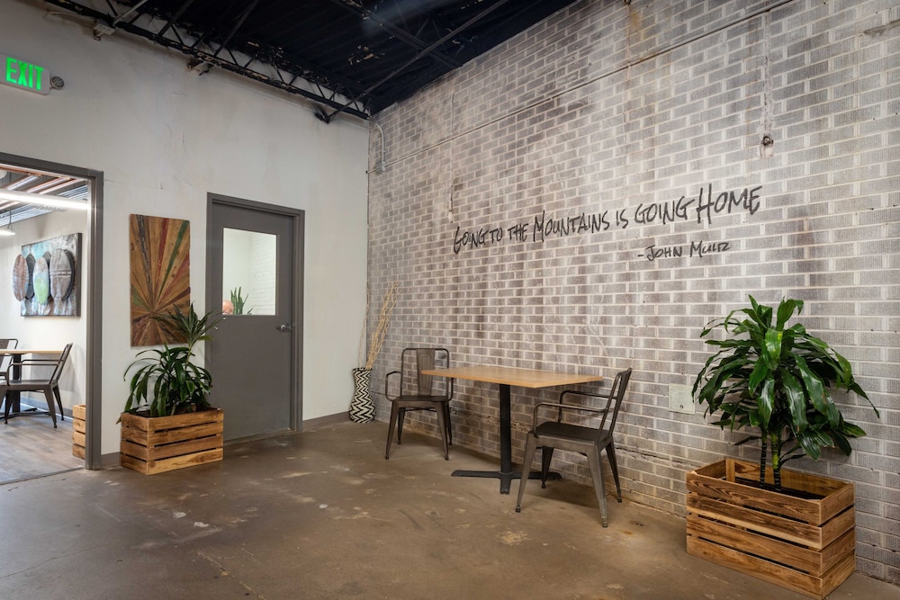 SCP Hotel Colorado Springs - photo 4