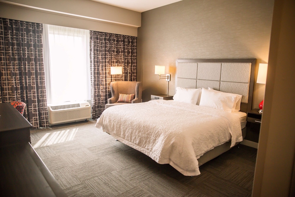 Hampton Inn Pontiac - photo 14