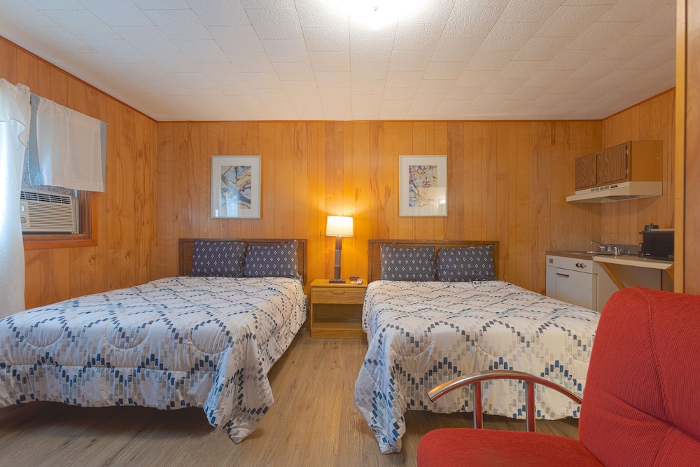 Parkside Motel by OYO Meadville Conneaut Lake - photo 31