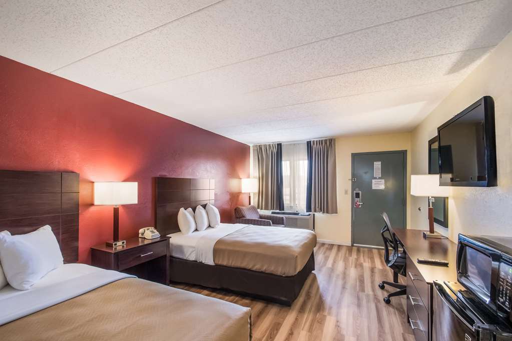 Econo Lodge Kearney Liberty - photo 23
