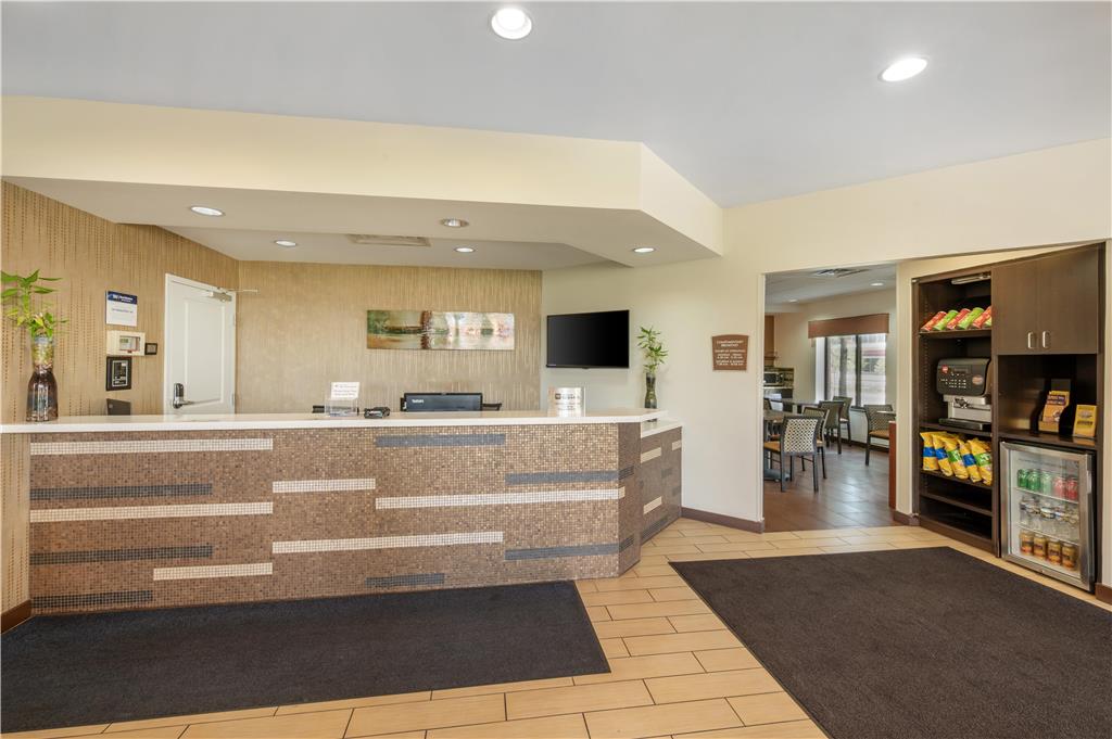 Best Western Plus College Park Hotel - photo 13