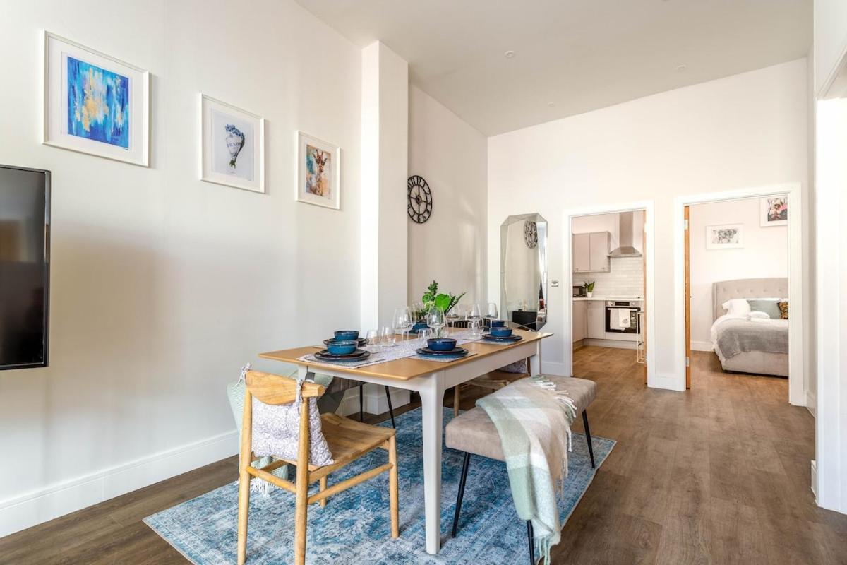 Chic 2 Bed Seaside Escape in Vibrant Kemp Town