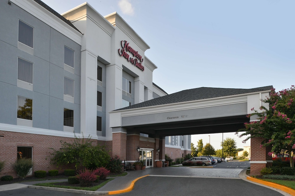 Hampton Inn & Suites Salisbury Fruitland - photo 46