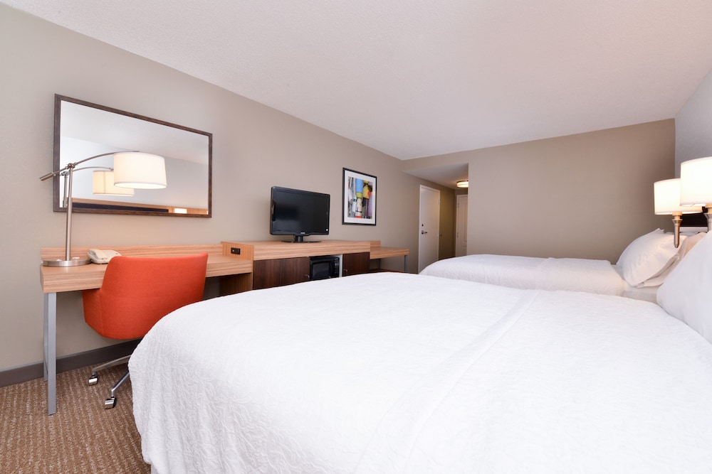 Hampton Inn & Suites Plymouth - photo 12