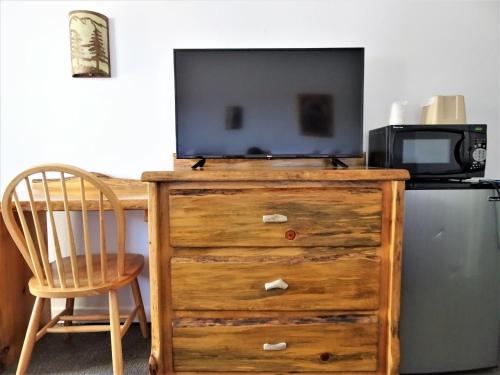 Eagle's Nest Motel - photo 18