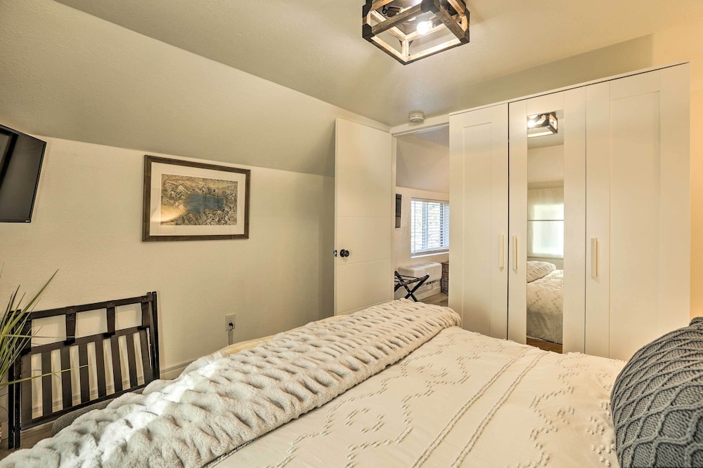 Walk to Lake Tahoe: Cozy Zephyr Cove Cabin