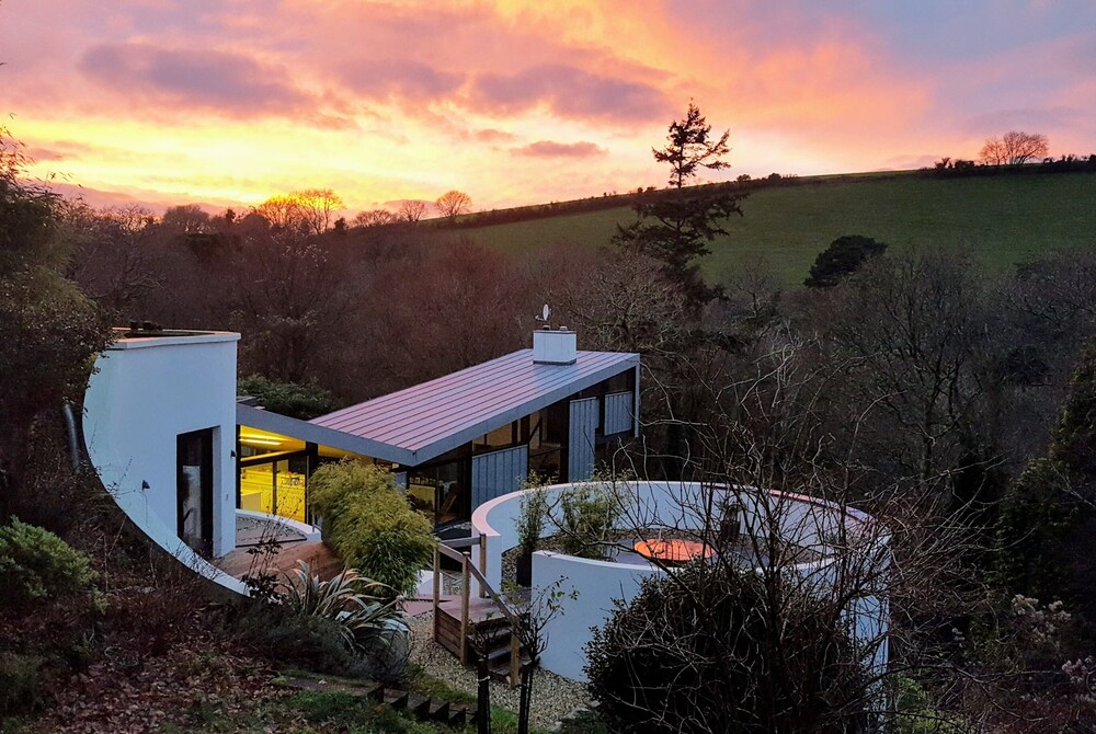 Kaywana Hall Luxury Bed & Breakfast — 4-Star Luxury Hotel in Dartmouth, United Kingdom