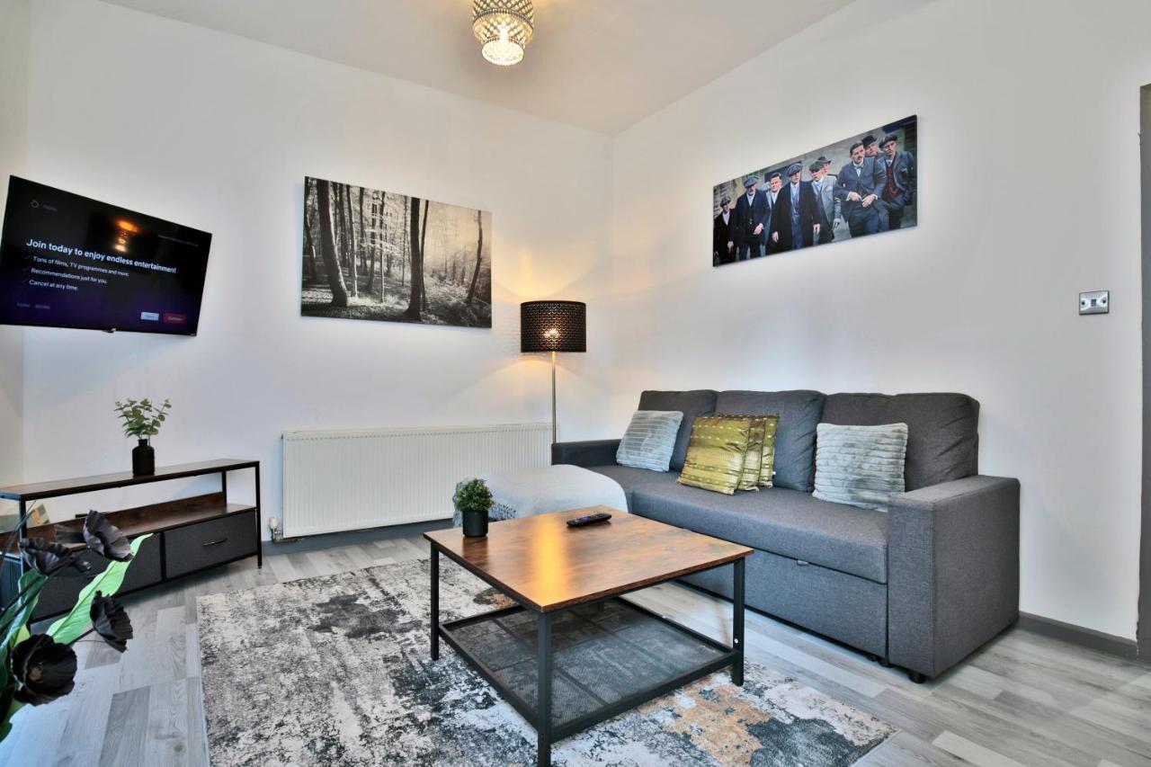 Freckleton House in Town Centre near Blackpool Sleeps 6 Free Parking By NMB Property — 4-Star Luxury Hotel in Kirkham, United Kingdom