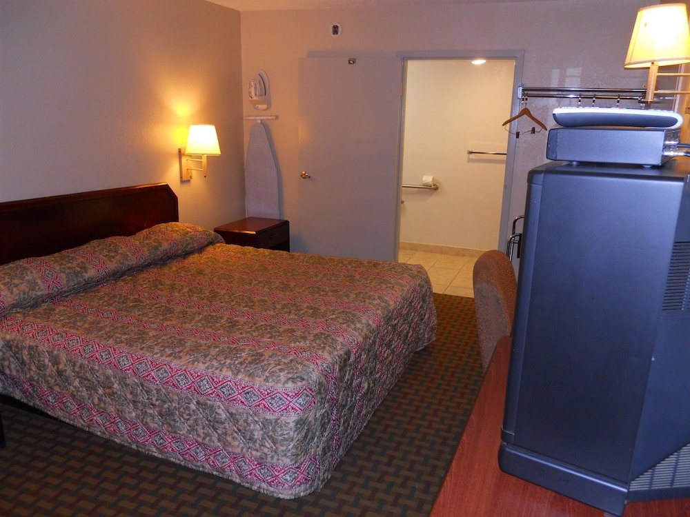 America's Best Inn and Suites Beaufort - photo 7