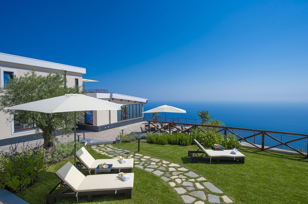 Villa Paradise Resort in Agerola, Italy