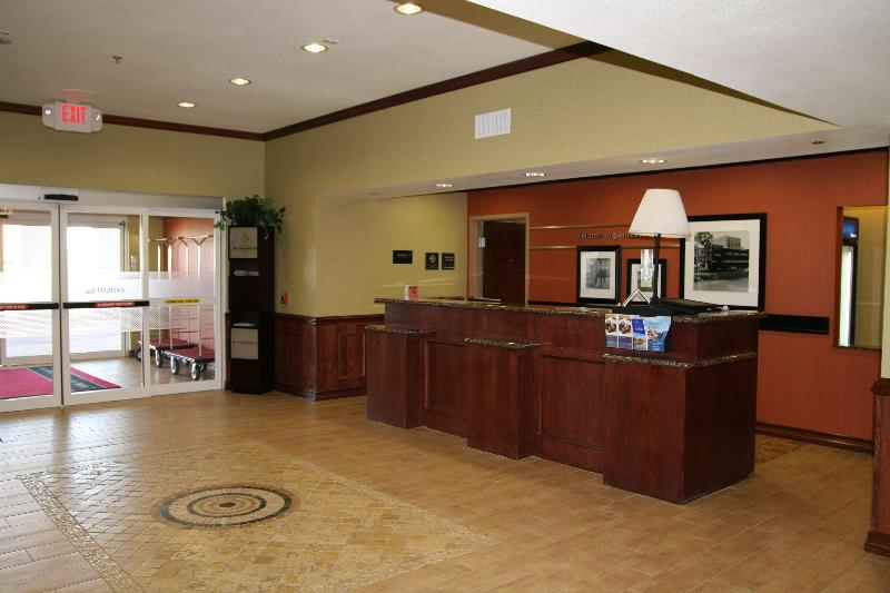 Hampton Inn & Suites Gainesville - photo 6