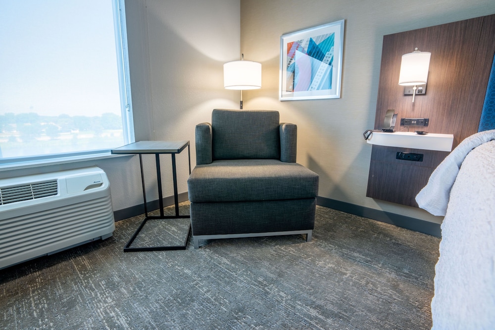 Hampton Inn by Hilton Huntley Chicago - photo 10