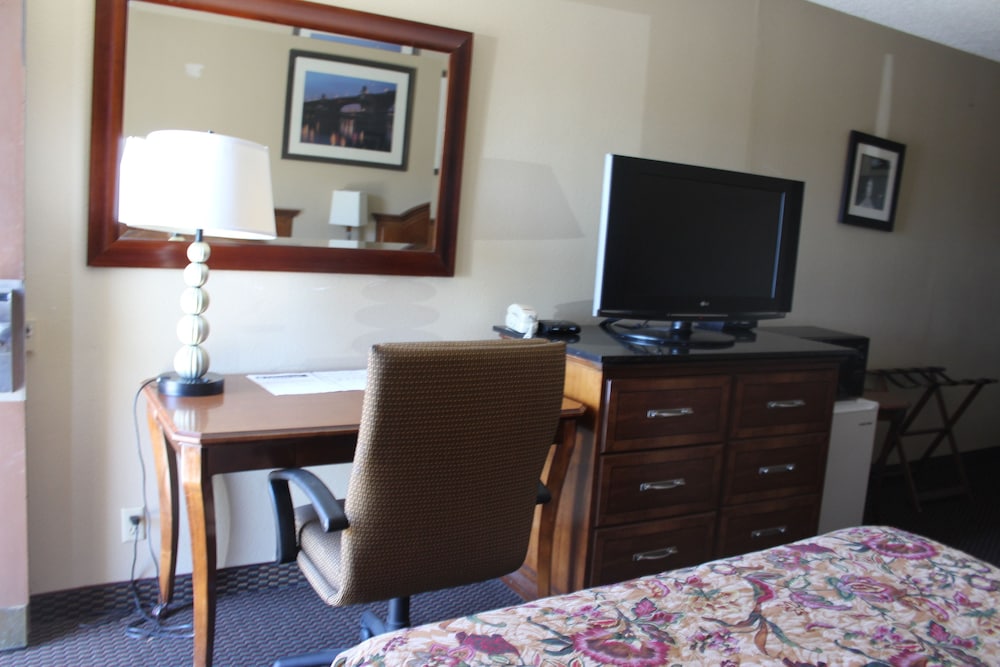 Cedars Inn Lewiston - photo 11