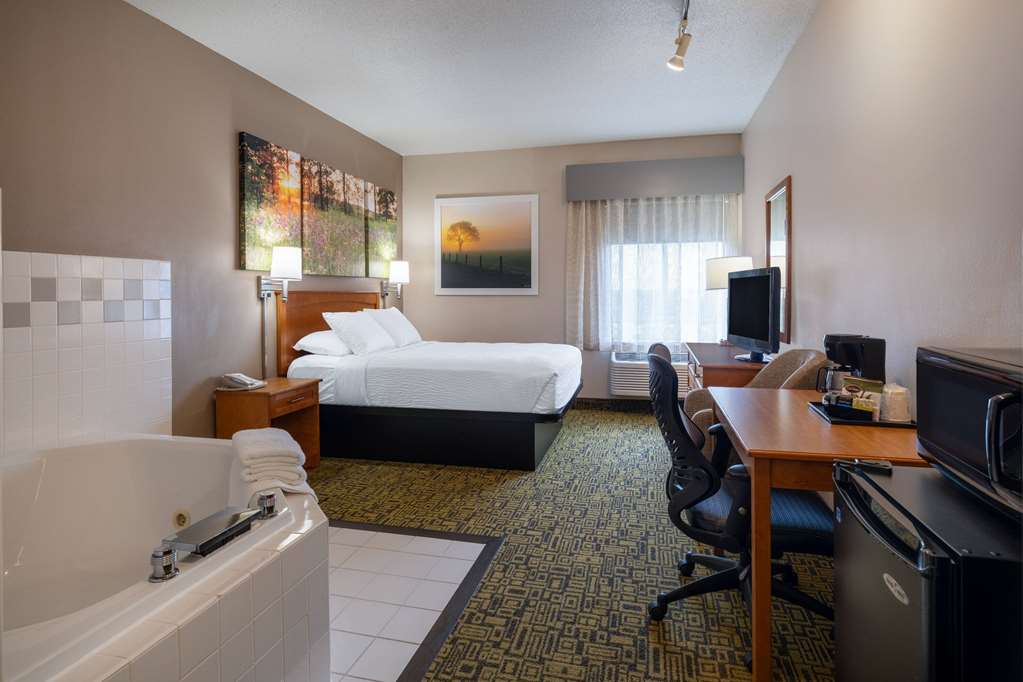 Days Inn & Suites by Wyndham Madison - photo 28