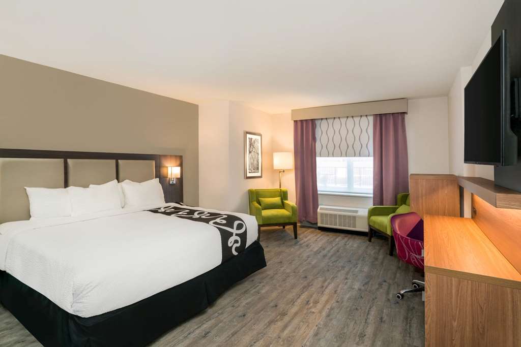 La Quinta Inn & Suites by Wyndham Mobile - photo 28