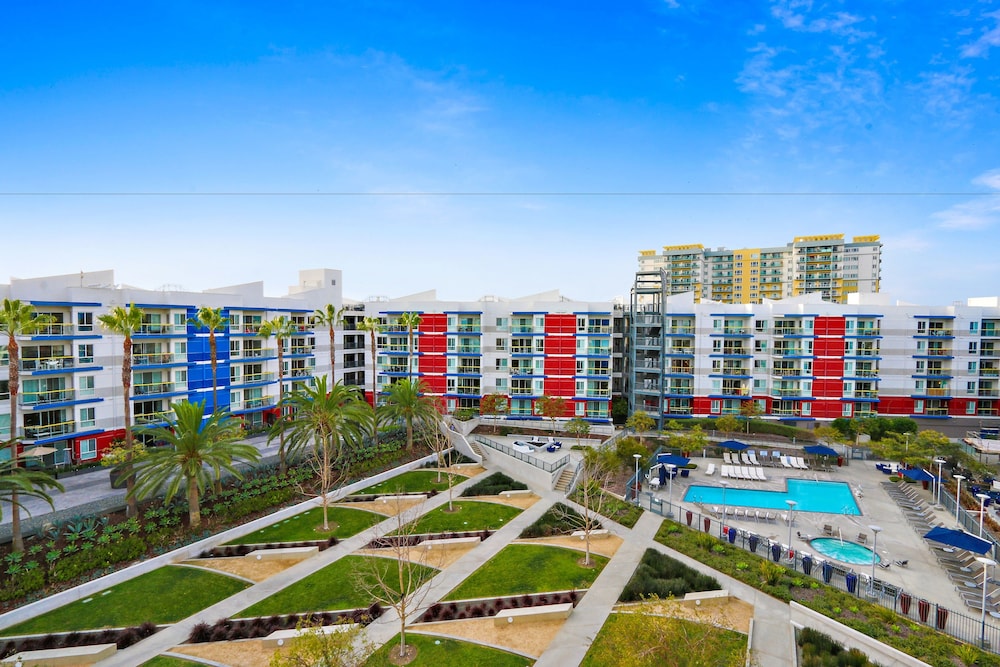 Global Luxury Suites At Marina Del Rey 9197102 — Marina Del Rey