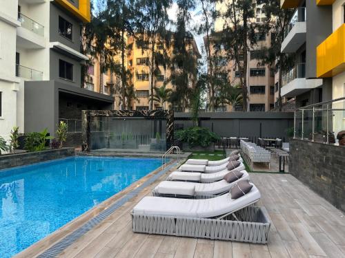 Kilimani Executive Suites With Gym Heated Pool Sauna Steam room