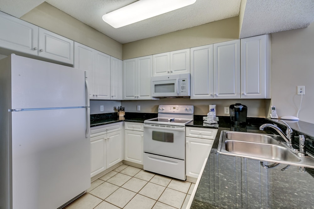 Barefoot Resort North Tower by Condo World - photo 19