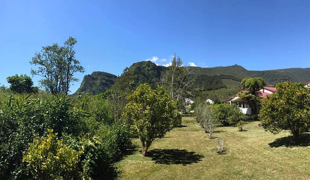 Hôtel & Restaurant La Ferme Du Pommeau in Saint-Benoit, Réunion