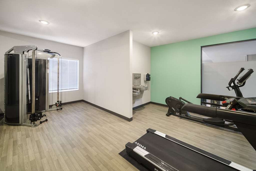 ECHO Suites Extended Stay by Wyndham Dallas Plano Frisco - photo 17
