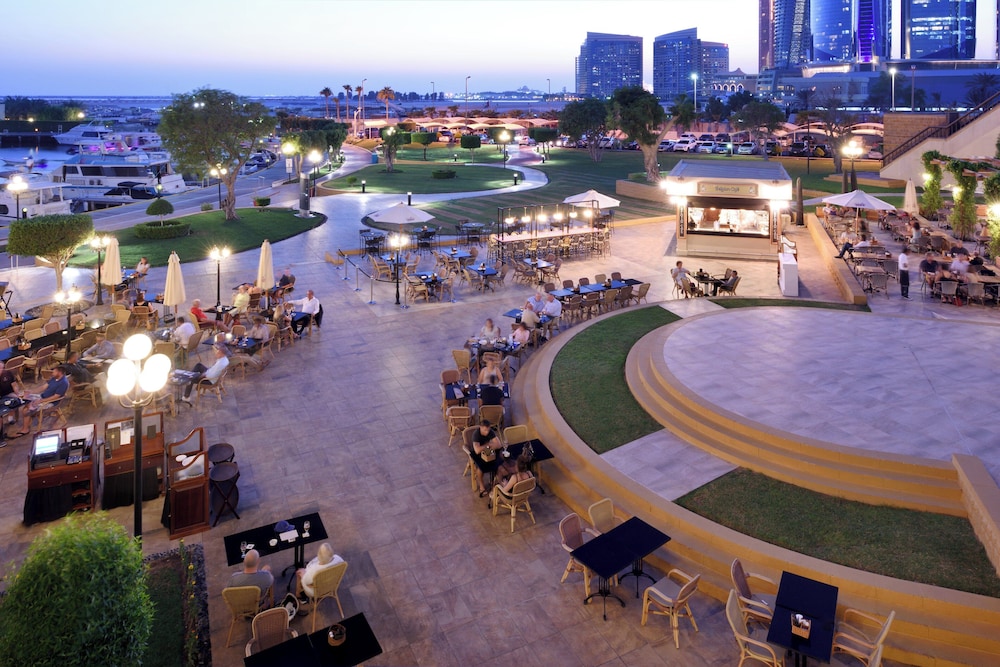 מזון ומשקאות