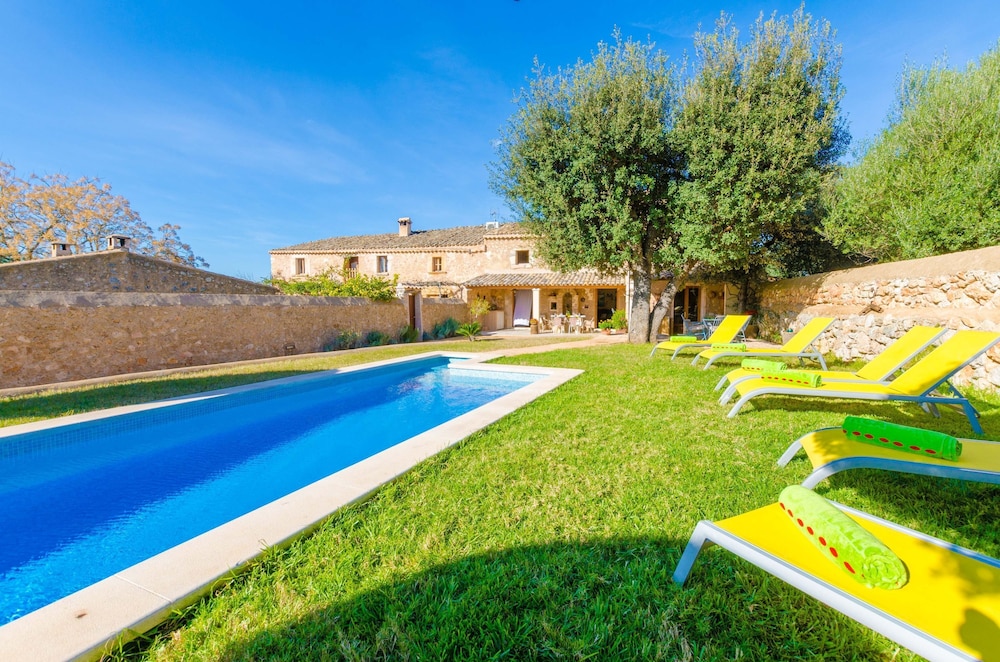 Can Gelat — 4-Star Luxury Hotel in Costitx, Spain