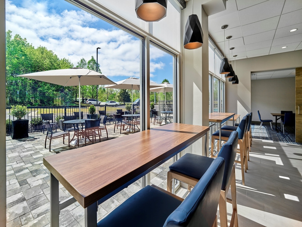 Holiday Inn Express Huntsville Space Center by IHG - photo 48